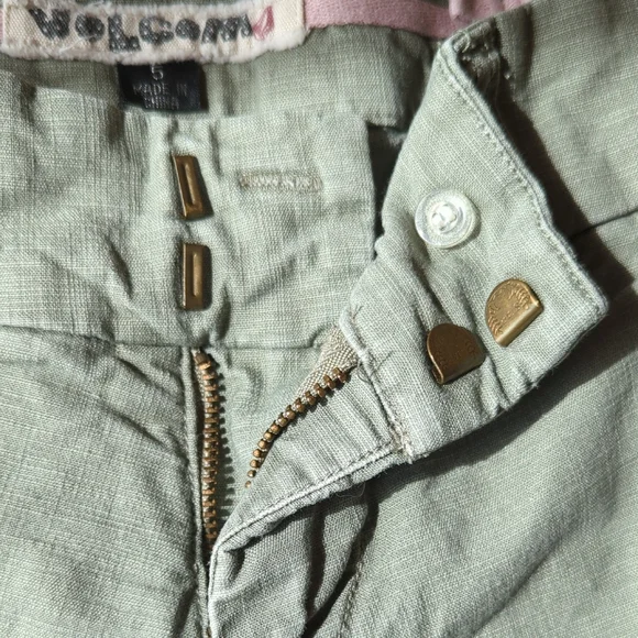 Volcom Shorts - Picture 3 of 10